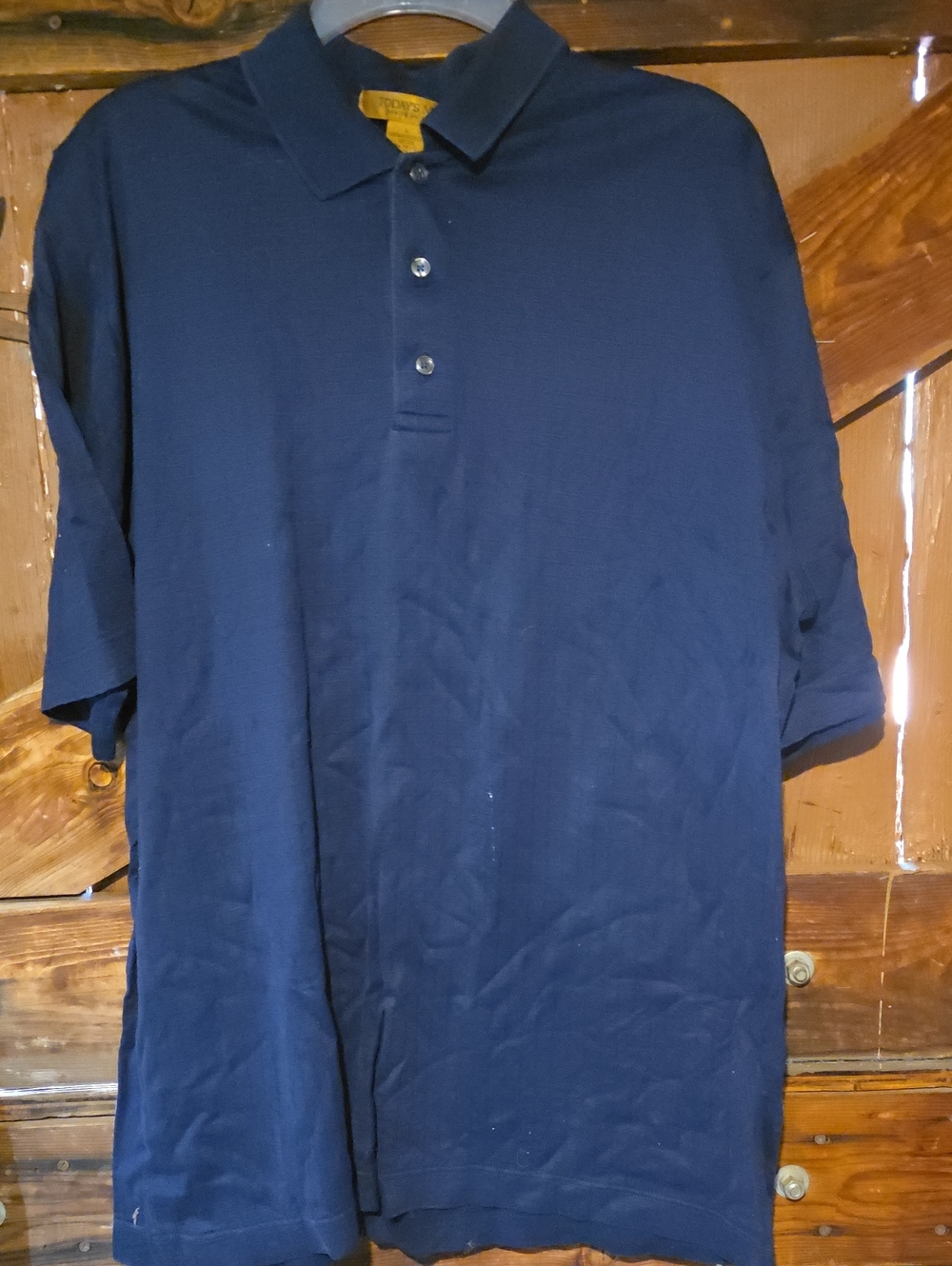 Men's Navy Polo Shirt with Classic Three-Button Placket